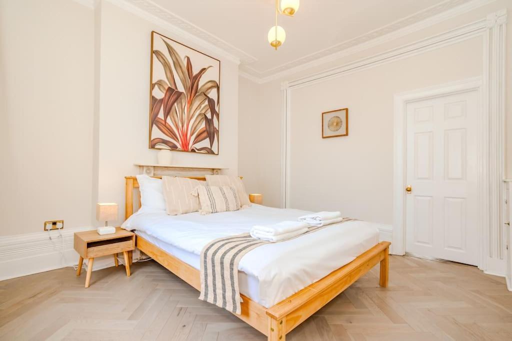 Beautiful Sea View I Spacious One Bed Room Flat I Sleep 4 Guests Bp2 Brighton Екстериор снимка